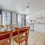 1 Bedroom Pet Friendly Home In Montmorillon Holiday home *