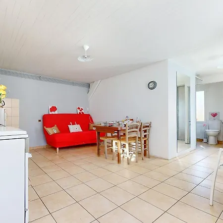 1 Bedroom Nice Home In Montmorillon Montmorillon