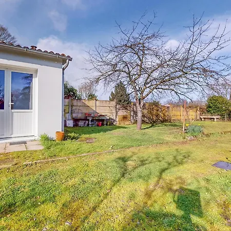 Holiday home Cozy In With Wi-fi Montmorillon