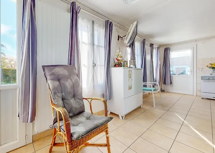 Сasa de vacaciones Cozy In With Wi-fi Montmorillon