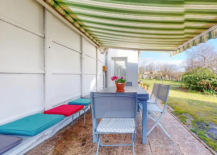 Сasa de vacaciones Cozy In With Wi-fi Montmorillon