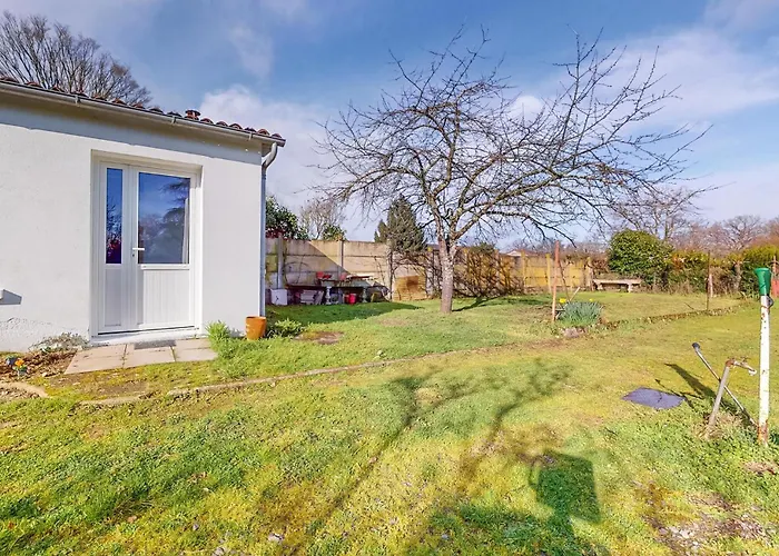 Сasa de vacaciones Cozy In With Wi-fi Montmorillon